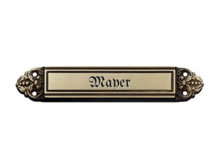 Klassisches Messingschild mit dekorativem Rand und dunkler Patina Modell Manchester III